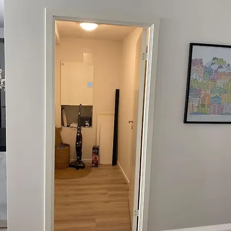 Sentral Med 2 Soverom Og Carport Apartment *