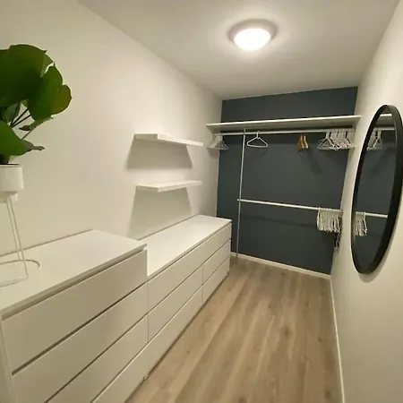 Apartamento Sentral Med 2 Soverom Og Carport Ålesund