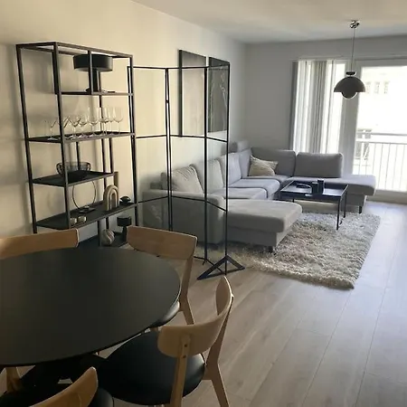 Apartamento Sentral Med 2 Soverom Og Carport Ålesund