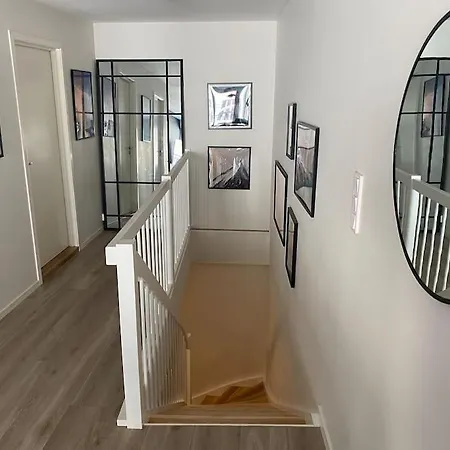 Apartment Sentral Med 2 Soverom Og Carport *